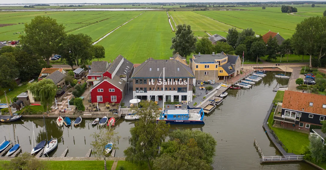SH aangepaste vakantiewoningen voor mindervaliden aan het water in friesland