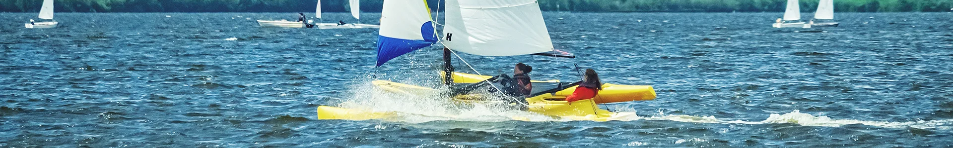 Trimaran voor gehandicapten zeilen
