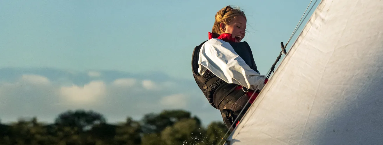 Aangepast watersporten voor gehandicapten