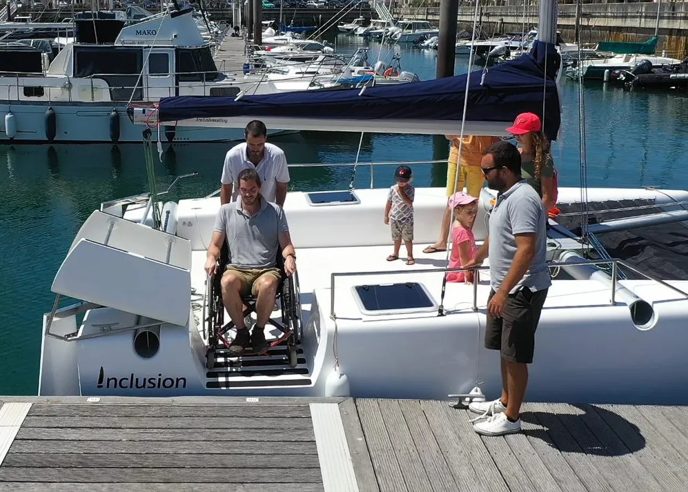 Inclusion Catamaran door system