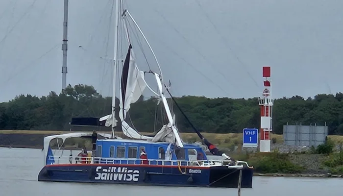 Beatrix met gebroken mast