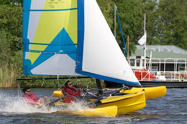 RC trimaran