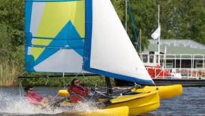 RC trimaran